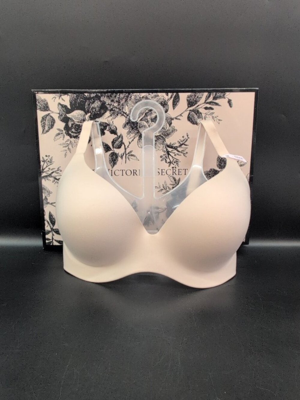 Victoria Secret Bare Infinity Flex Wireless Push Up Bra Womens 32DDD Marzipan